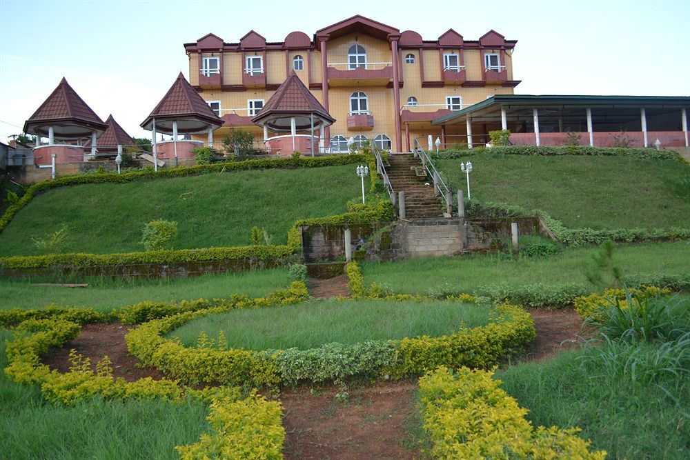 Hotel De Malte Dschang Bagian luar foto