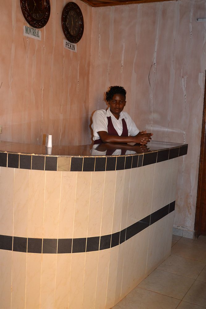 Hotel De Malte Dschang Bagian luar foto