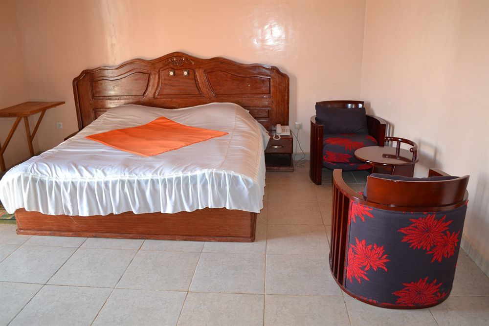 Hotel De Malte Dschang Bagian luar foto