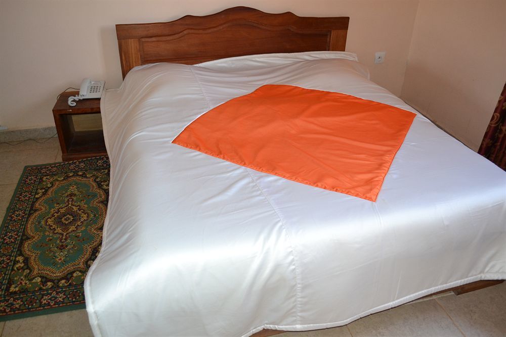 Hotel De Malte Dschang Bagian luar foto