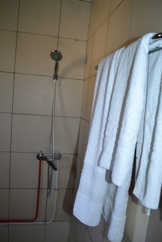 Hotel De Malte Dschang Bagian luar foto