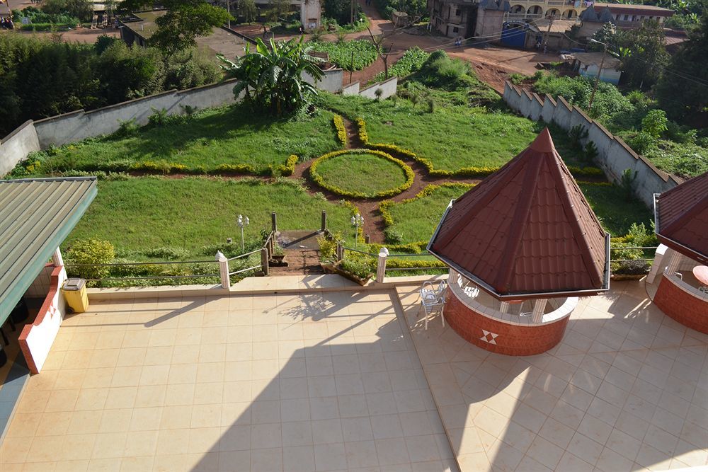 Hotel De Malte Dschang Bagian luar foto